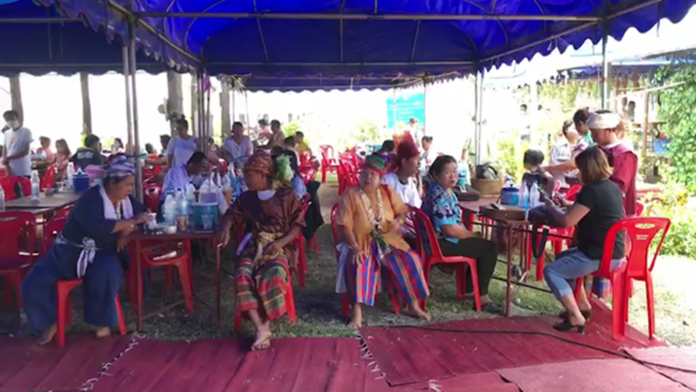 ร่างทรงฟ้อนผีมดเข้าทรง