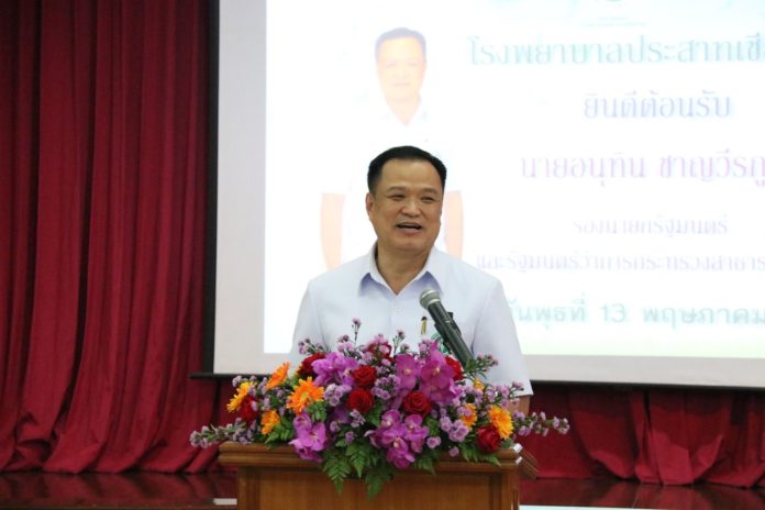 รองนายกรัฐมนตรี ตรวจเยี่ยมโรงพยาบาลสำหรับรองรับการแพร่ระบาดของเชื้อไวรัสโคโรนา (COVID-19) จังหวัดเชียงใหม่