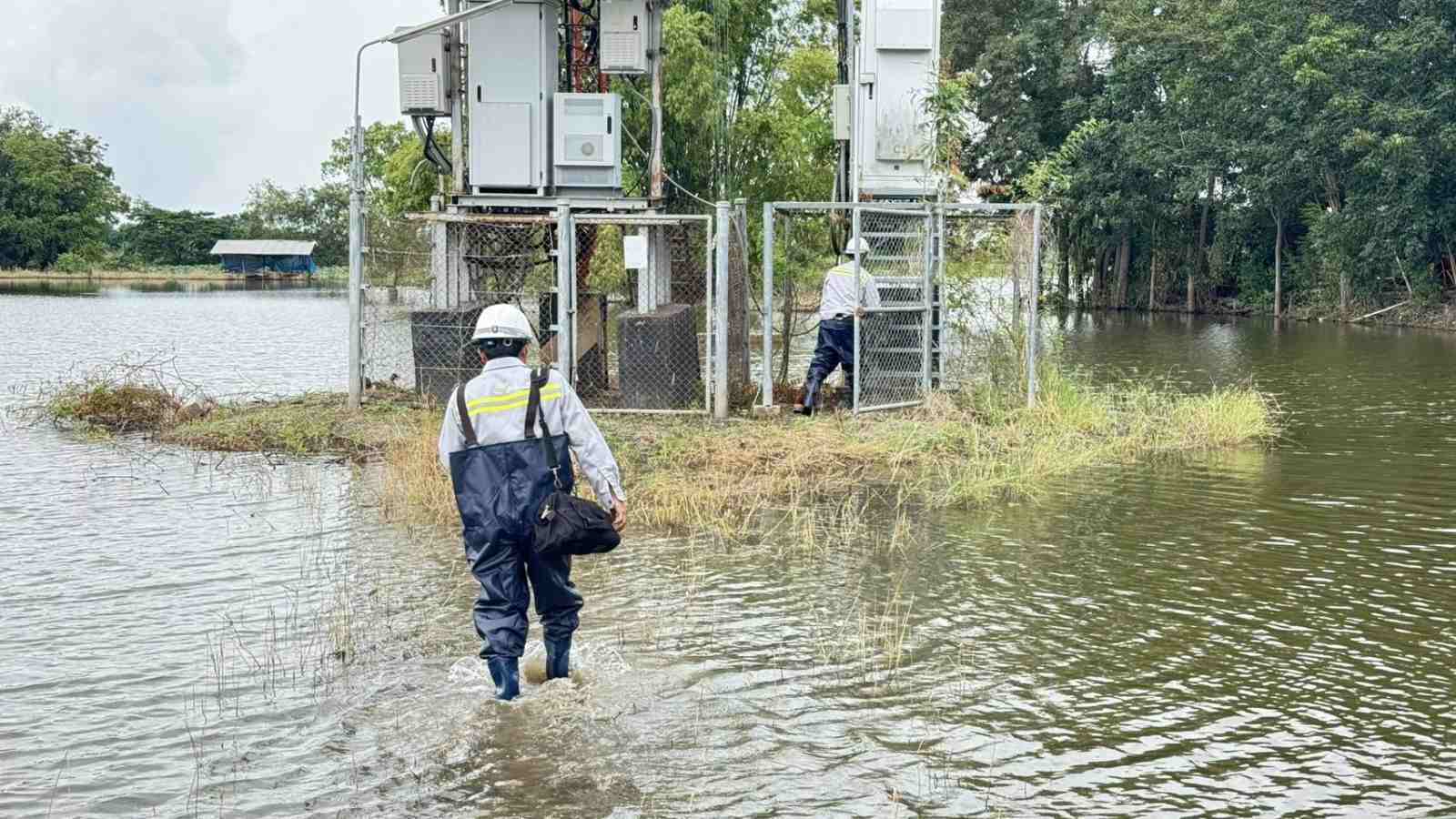AIS ยกระดับโครงข่ายอัจฉริยะ รับมือฝนหนัก-น้ำท่วมทั่วประเทศ เฝ้าระวังเชิงรุก 24 ชั่วโมง เสริมพลังงานสำรอง ทีมวิศวกร ดูแลการสื่อสารในพื้นที่สำคัญ รูปที่ 2