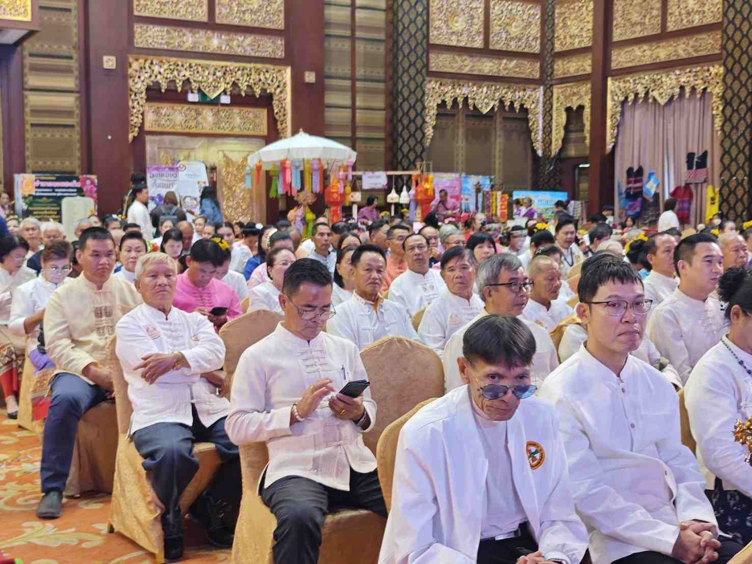 ดร.หยก รับโล่เชิดชูเกียรติคนวัฒนธรรมเชียงใหม่ และเกียรติบัตรแก่ผู้มีคุญการต่อสภาวัฒนธรรมจังหวัดเชียงใหม่ รูปที่ 10