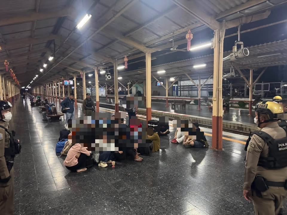 ตร.แม่ปิง รวบคาชานชลา สถานีรถไฟเชียงใหม่ ผู้ต้องหาต่างด้าว-ไทย รวม 35 ราย รูปที่ 1