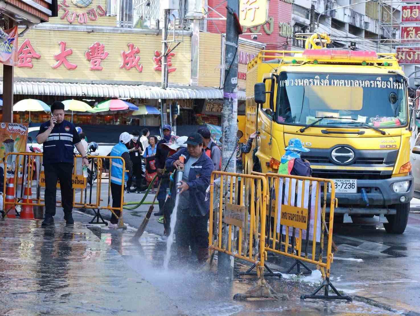 เทศบาลนครเชียงใหม่ เร่งจัดระเบียบ ทำความสะอาดพื้นที่สาธารณะตลาดต้นลำไย คืนพื้นที่สาธารณะ และความปลอดภัยของประชาชน รูปที่ 5